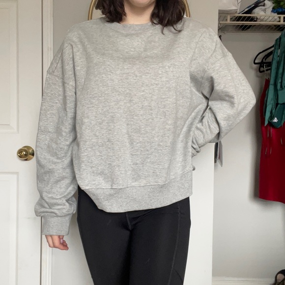 H&M grey crewneck - Picture 2 of 2